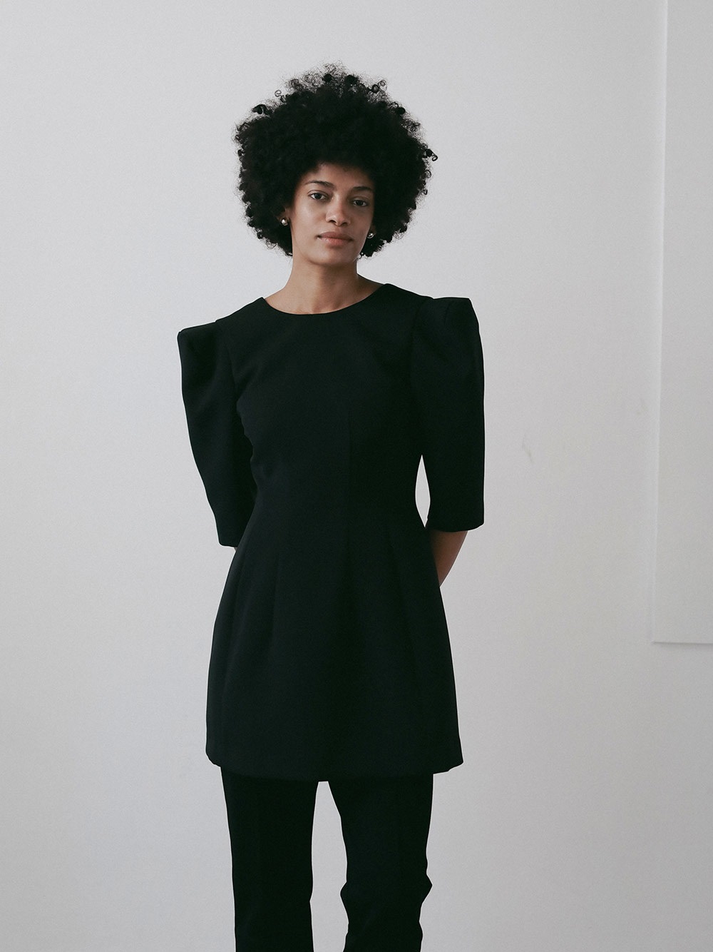 バックオープンブラウス | Blouse | HER. Online Store