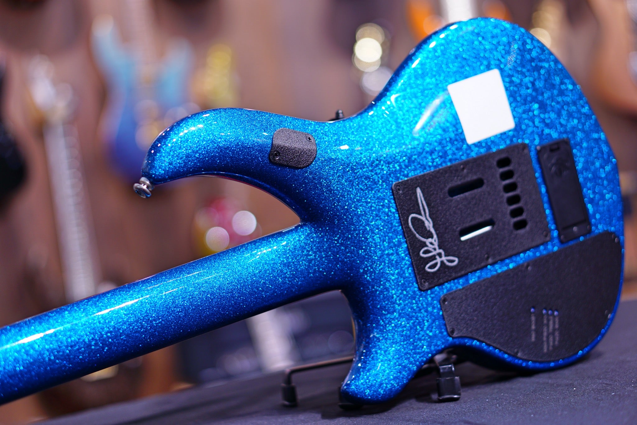 Music Man John Petrucci Majesty BFR Marine Blue Sparkle M10596