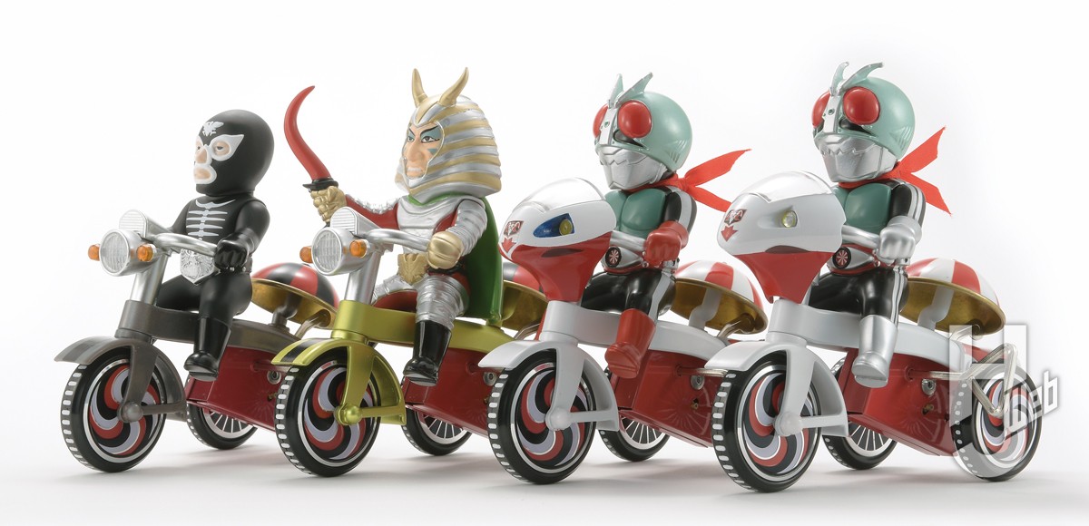 ゴーゴー・レッツゴー!!レトロなゼンマイ式三輪車の『仮面ライダー