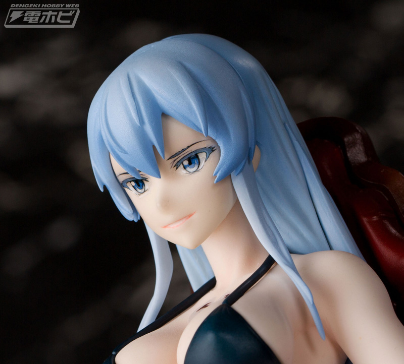 アカメが斬る！』傲岸優雅なるエスデス様の前にひざまずくのです