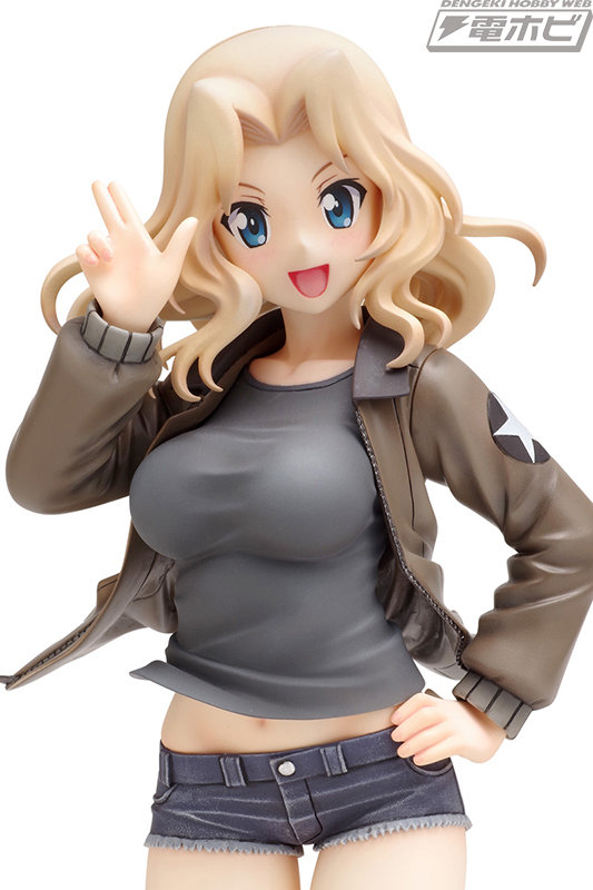 グラマーなスタイルが魅力的！『ガルパン』ケイがパンツァージャケット