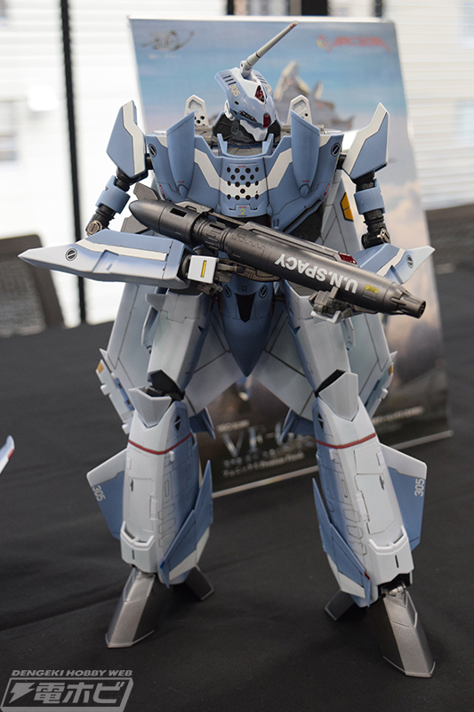 マクロスゼロ』完全変形 VF-0D フェニックス Premium Finishや