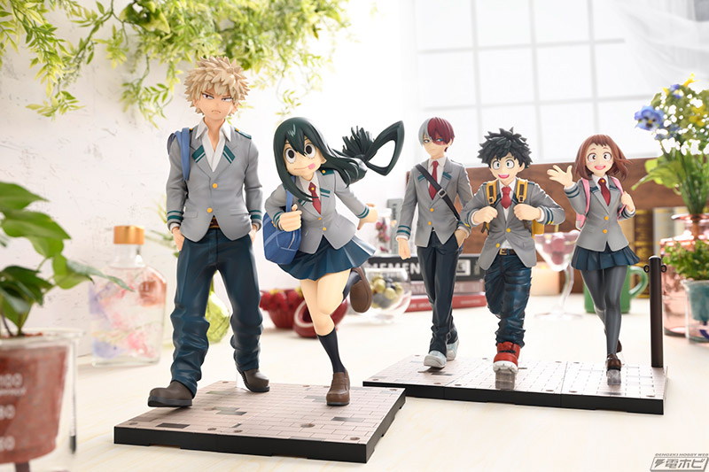 気怠そうに登校するシーンを再現！『僕のヒーローアカデミア』制服姿の