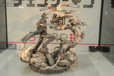 チェンソーマン』チェンソーマンとサムライソードの激闘を切り取ったvs