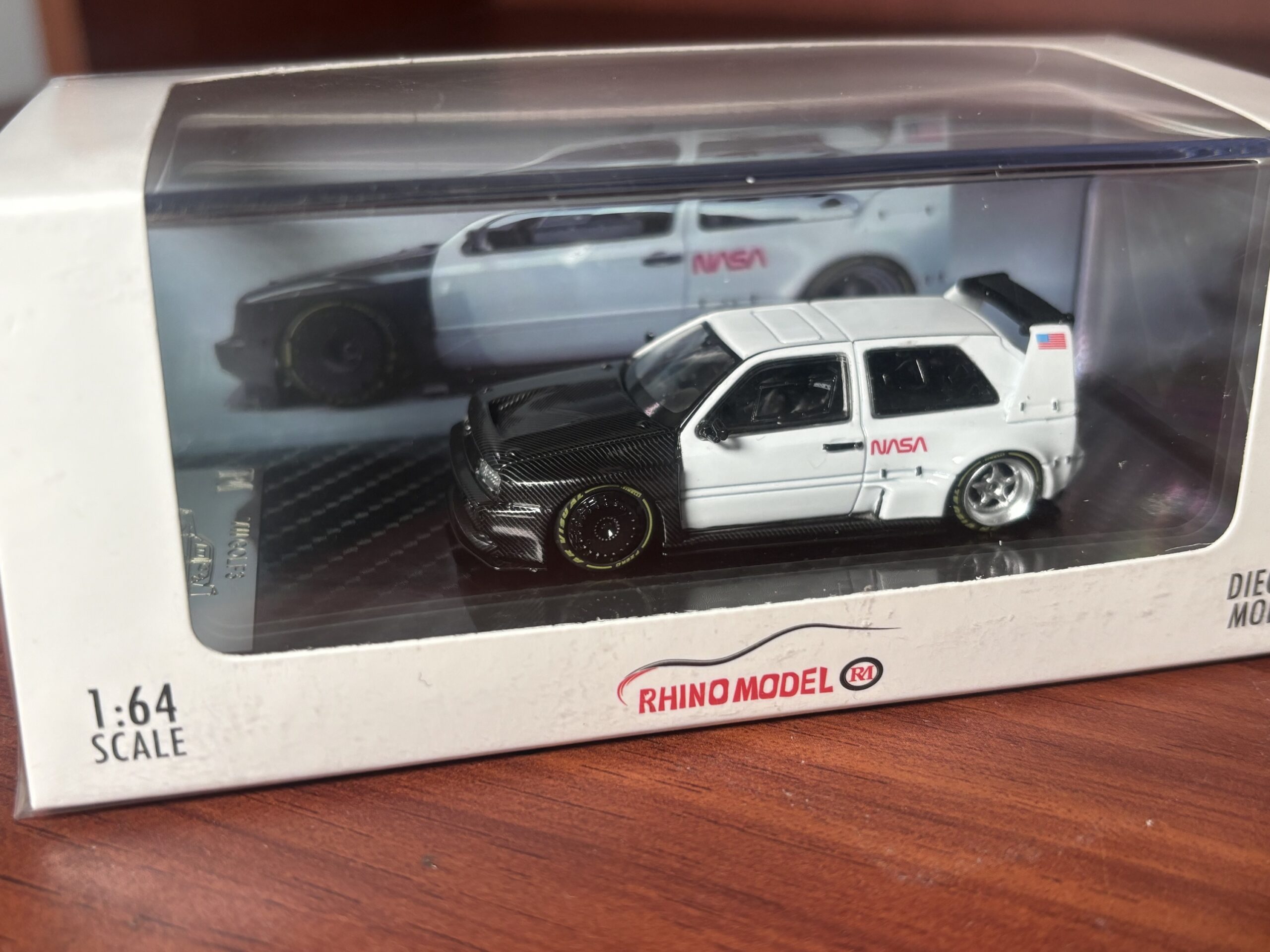 1/64 Rhino Model RMVWG3LRW Volkswagen Golf 3 Lunar Rover White