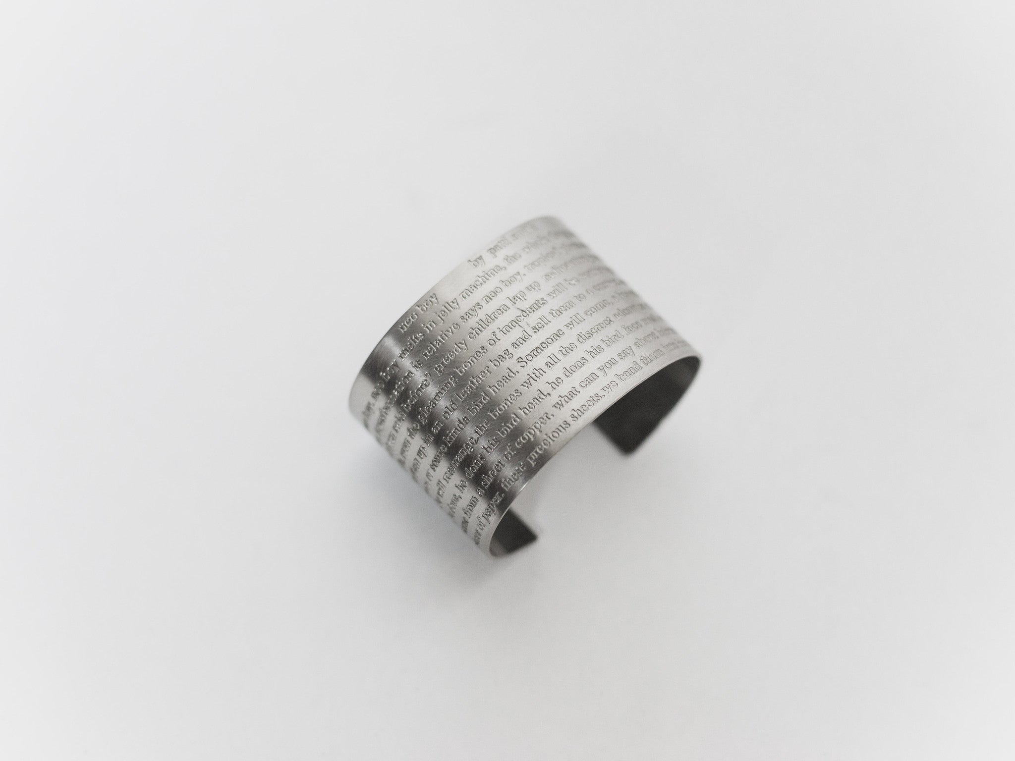 Undercover SS09 Neoboy Patti Smith Bangle – HUIBEN