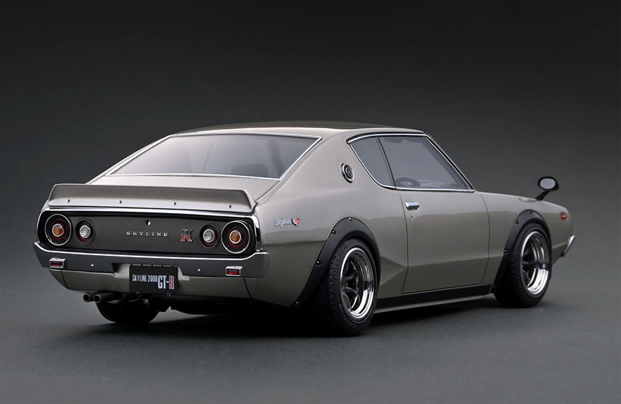 IG1847 1/18 Nissan Skyline 2000 GT-R (KPGC110) Silver With Engine