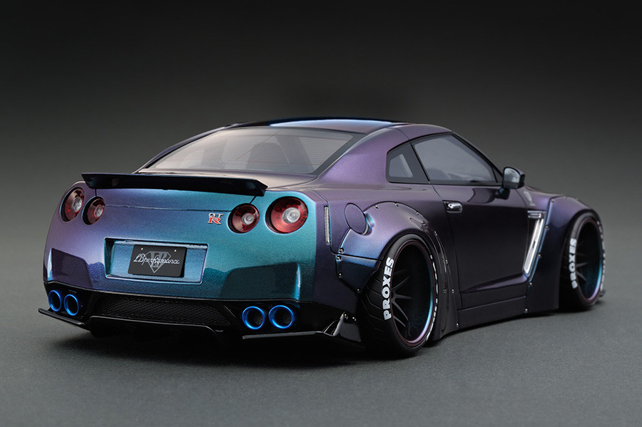 IG1033 1/18 LB-WORKS GT-R (R35) Metallic Purple / Green | LINE UP