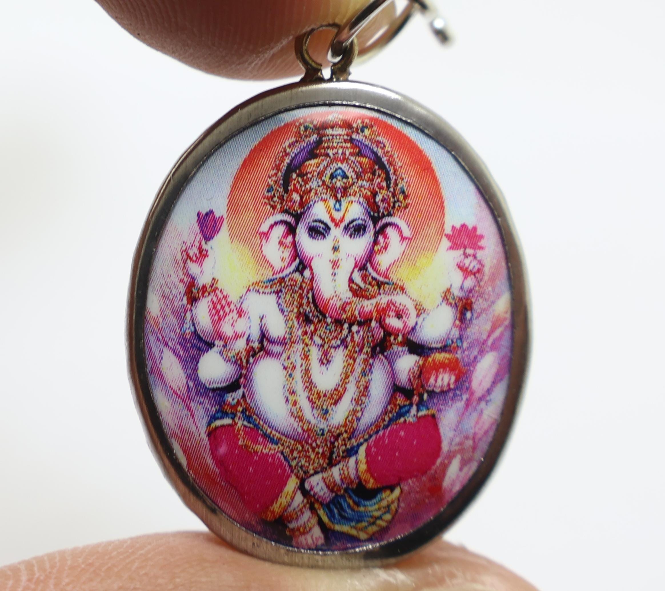 ガネーシャ神ペンダント「オームネックレス」：ヒンドゥー教の成功の神