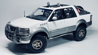 Autoart 1/18 Ford Himalaya Expedition super rare retired diecast