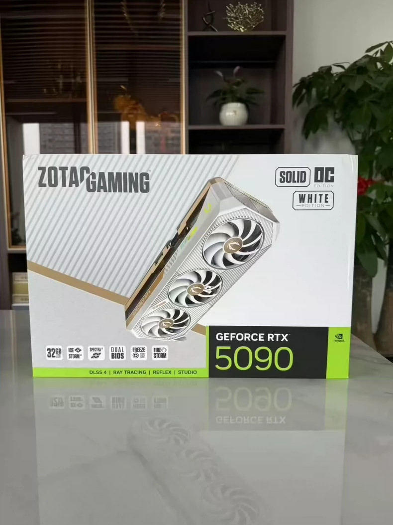 ZOTAC GAMING GeForce RTX 5090 32GB GDDR7 White Edition | Solid OC
