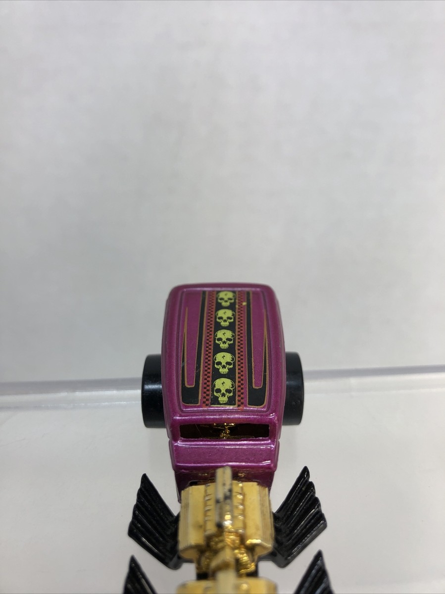 Hot Wheels 1996 Mattel Way 2 Fast Skulls Purple Twin Engine 1:64
