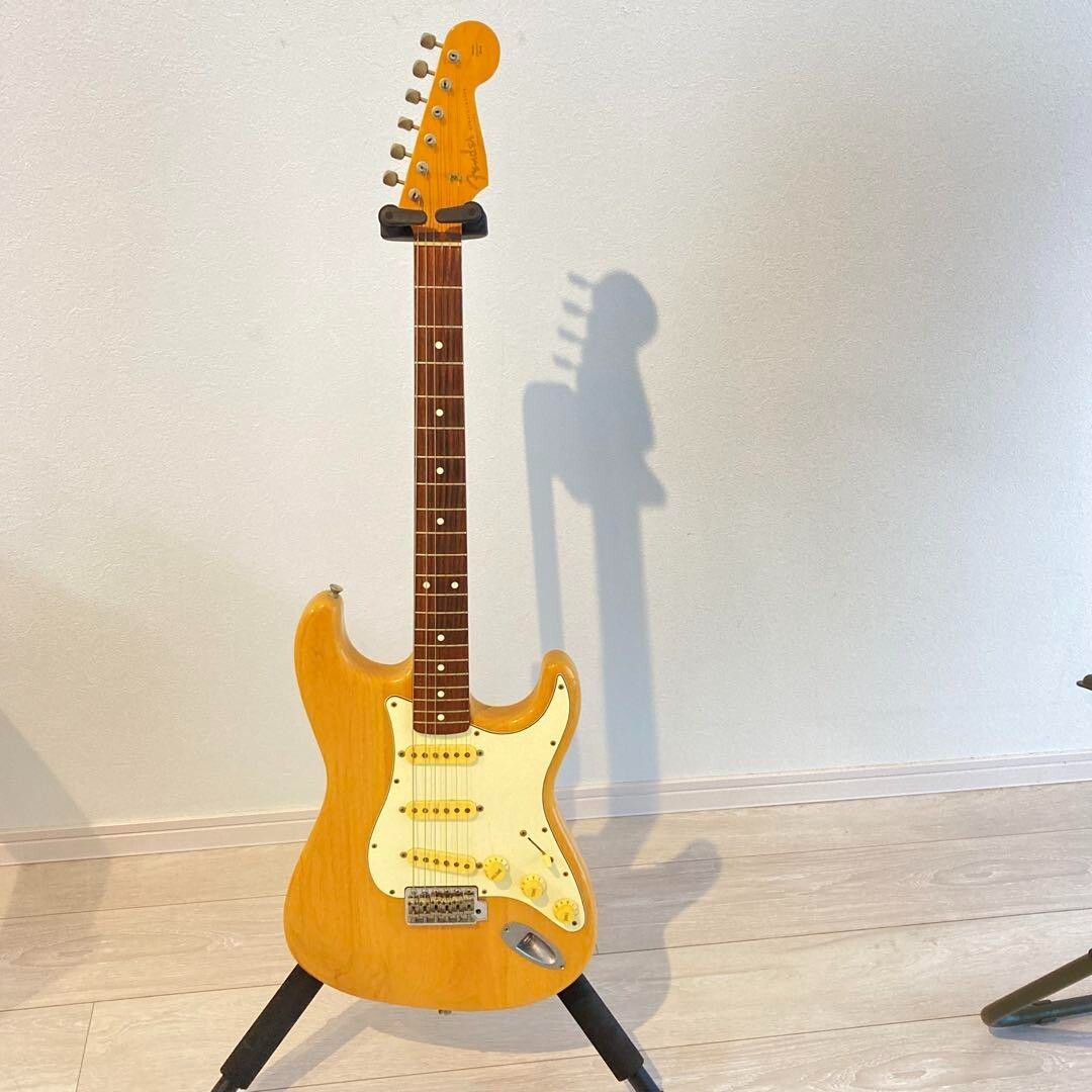 Fender Japan Stratocaster electric guitar st62 Musical Instruments