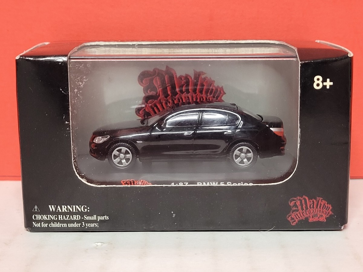 Malibu International 1:87 Die-Cast BMW 5 Series Black Coupe #113