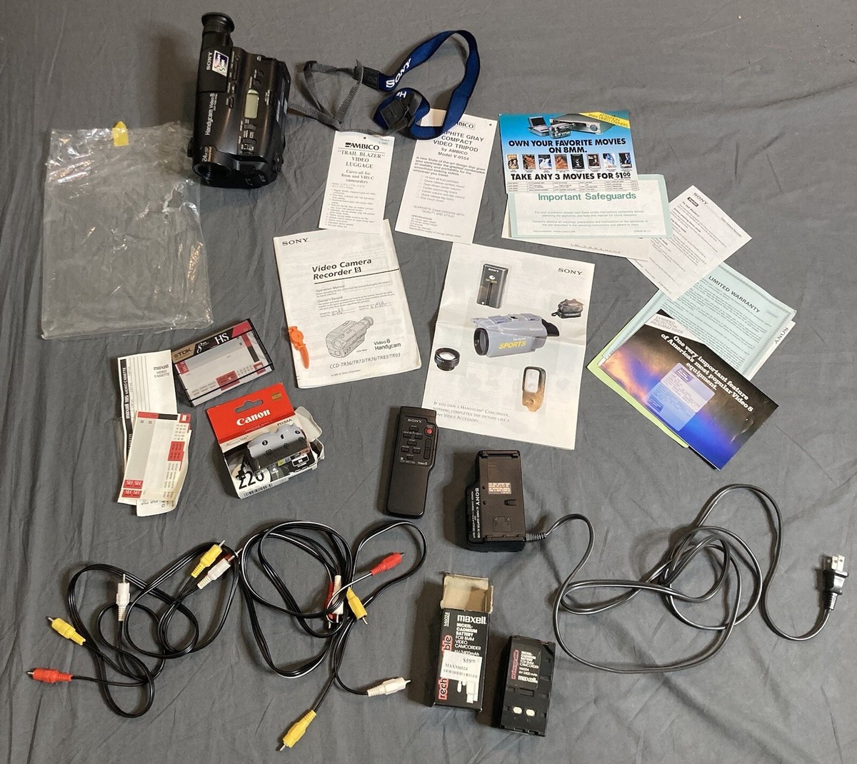 Sony Handycam CCD-TR83 Handicam Video8 NTSC 24x SteadyShot Digital