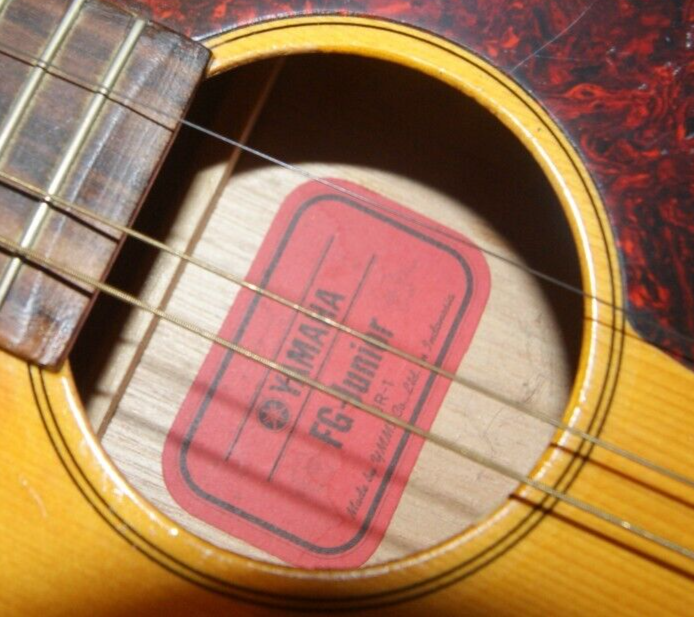 YAMAHA FG-JUNIOR JR-1 RED LABEL ACOUSTI GUITAR | eBay