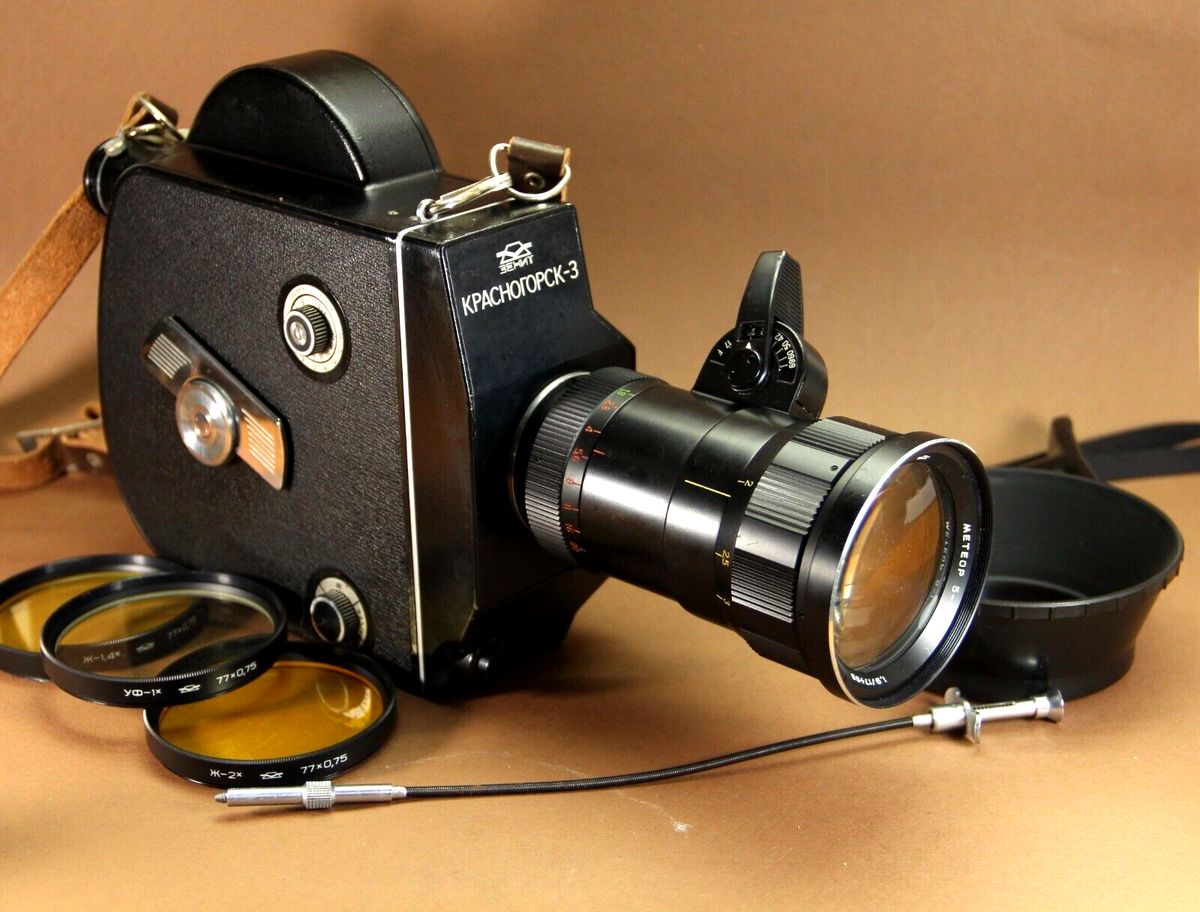 Krasnogorsk-3 Soviet film cameraLegendary camera 16 mm+Meteor 5-1