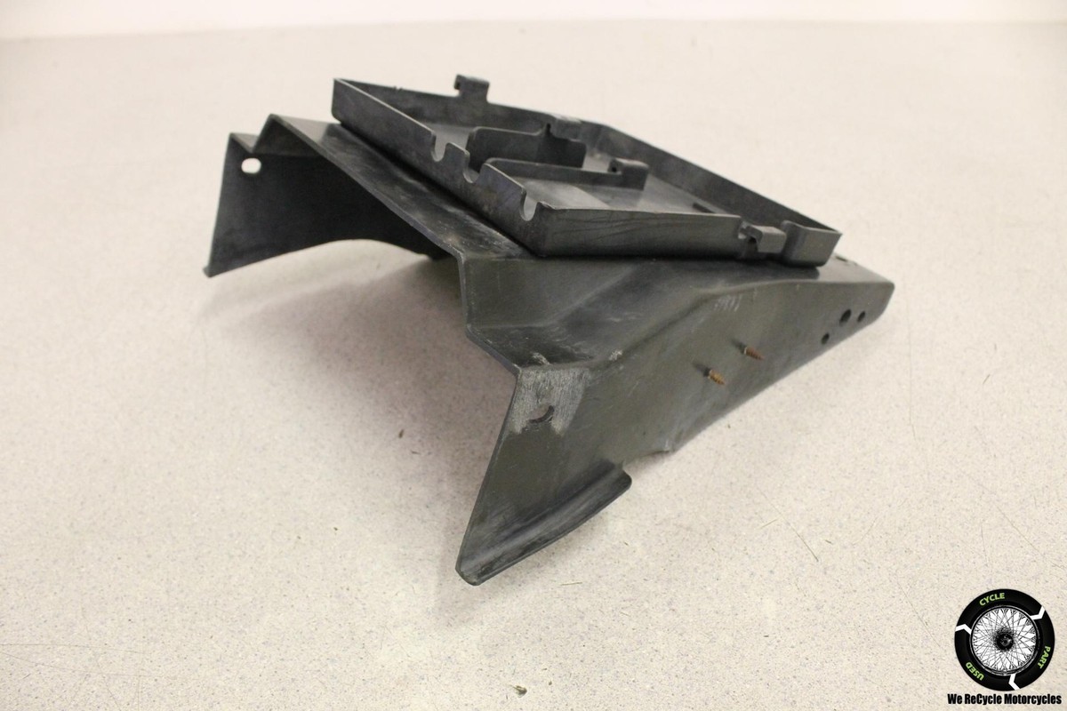 1993 Kawasaki Ninja ZX6 ZX600D REAR BACK FENDER MUD GUARD ZX 6 ZZR