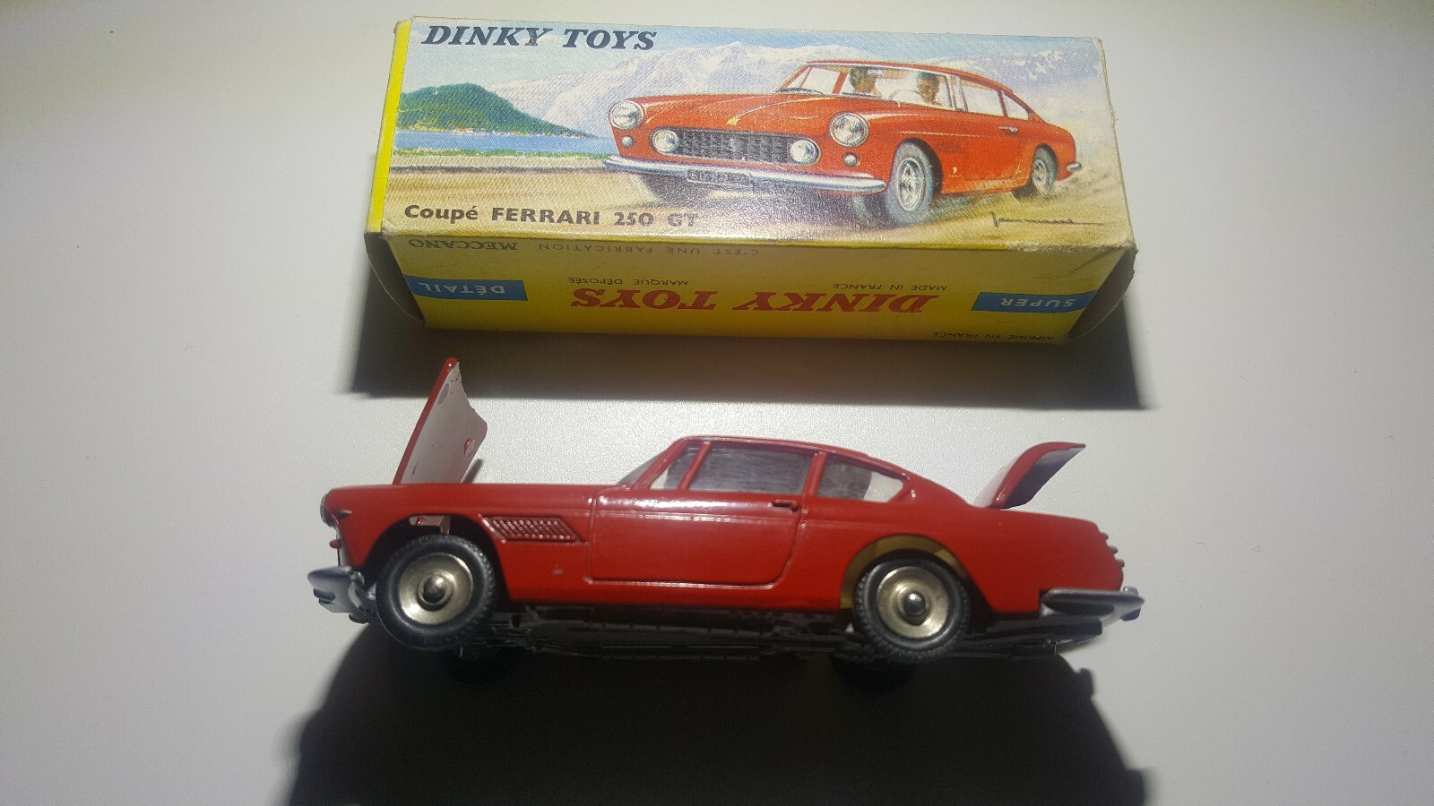 ミニカー DINKY No.515 FERRARI 250 GT Vintage Dinky Toys | MIB