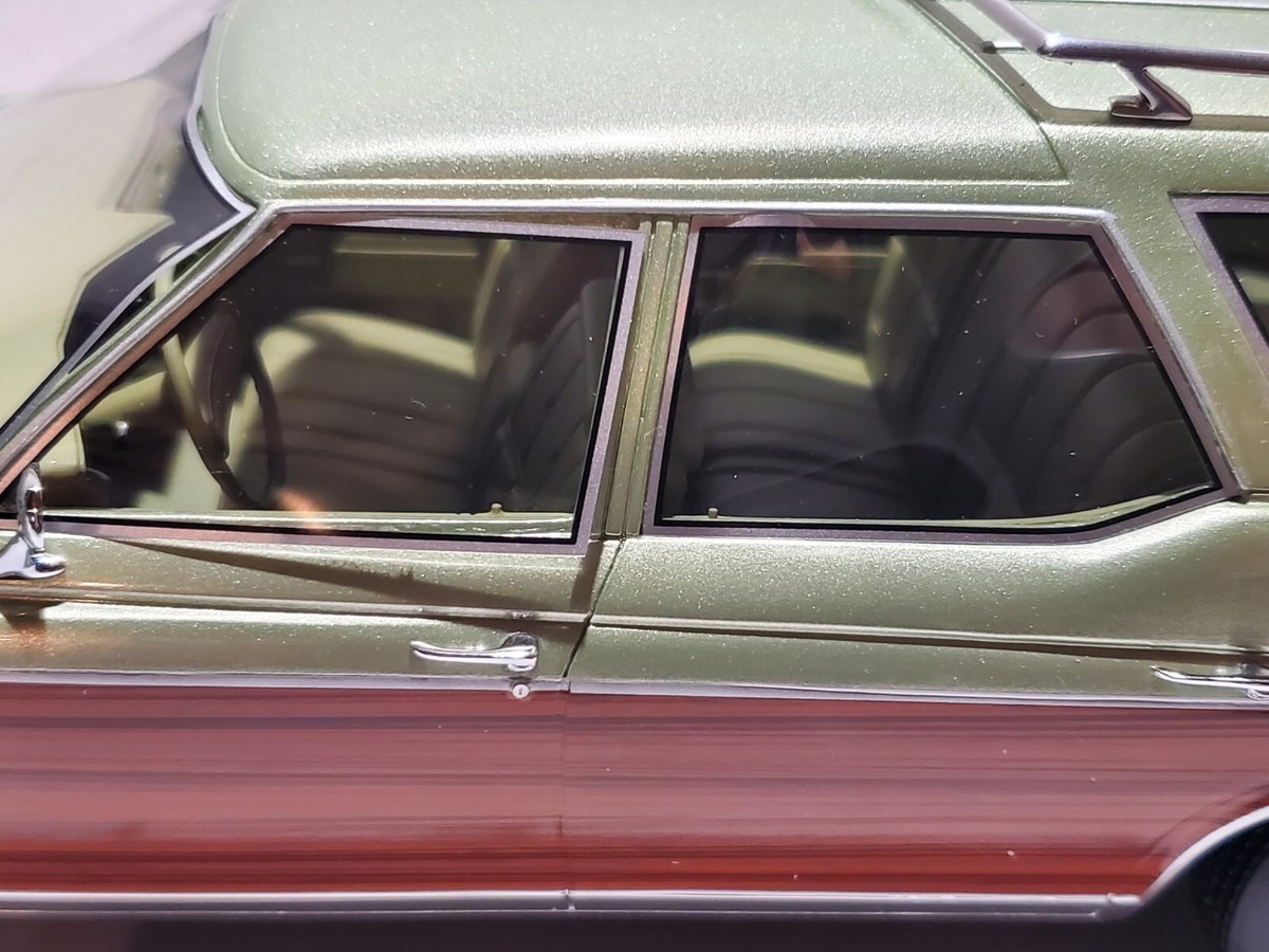 BOS Models 1974 Buick Estate Wagon 1:18 Scale Resin Car Green Wood