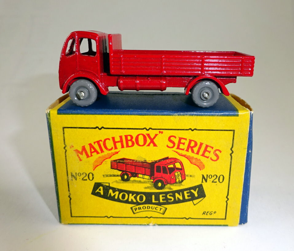 Matchbox 1-75 series No. 20A ERF Stake Truck dark red rare grey