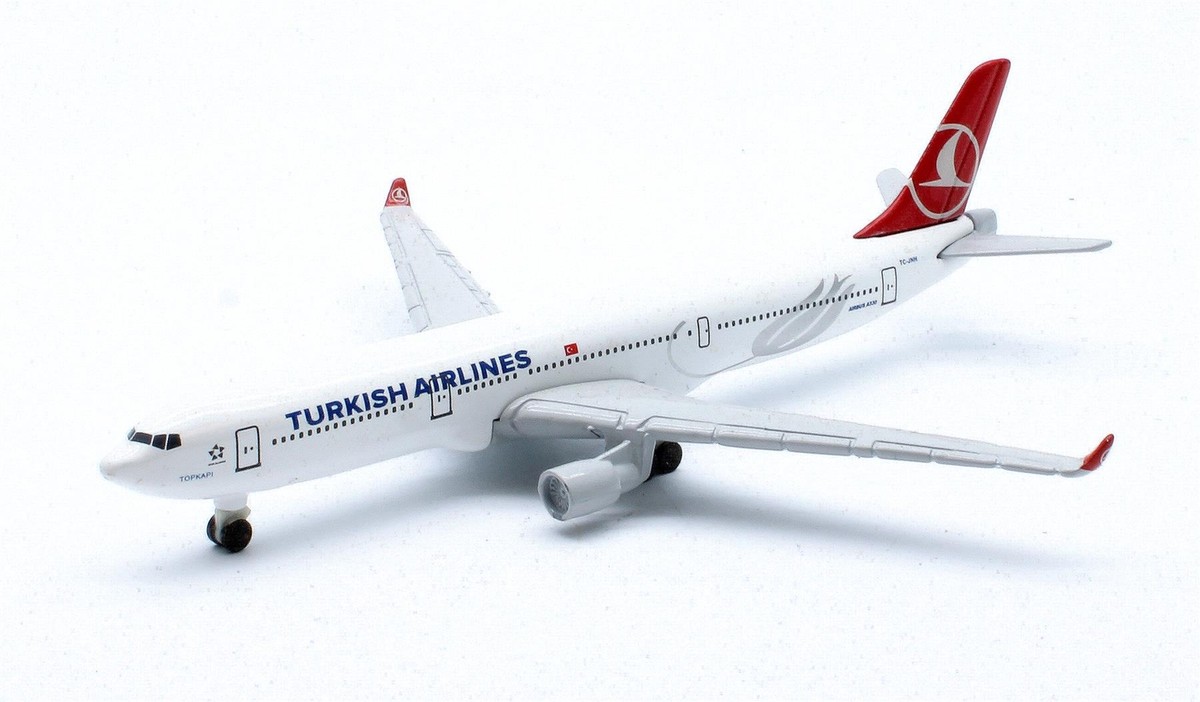 TURKISH AIRLINES '1:500' SCALE A330-300 TURKISH AIRLINE AIRPLANE