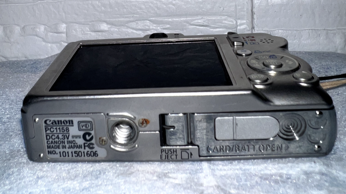 Canon IXY Digital 55 5MP Compact Camera Silver - Tested No Charger