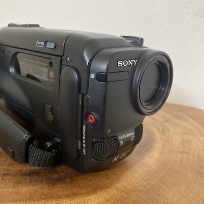 Sony Handycam CCD-TR83 Handicam Video8 NTSC 24x SteadyShot Digital