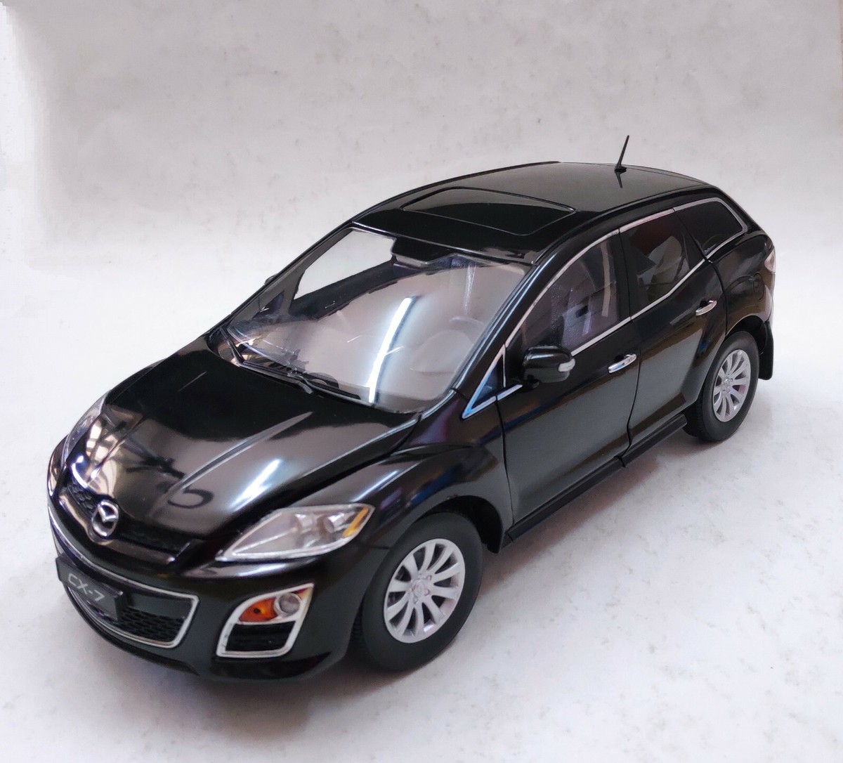 1/18 MAZDA CX-7 SUV Diecast 2010 China MAZDA Dealer model