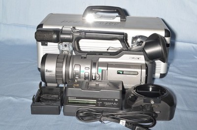 Sony Handycam DCR-VX2100 NTSC 3CCD miniDV Camcorder Video Camera