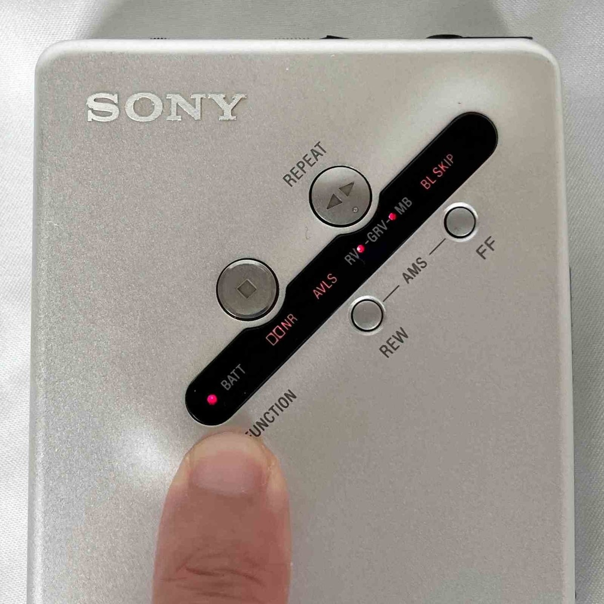 SONY WM-EX677 1999 W/accessories Silver Walkman Cassette Player