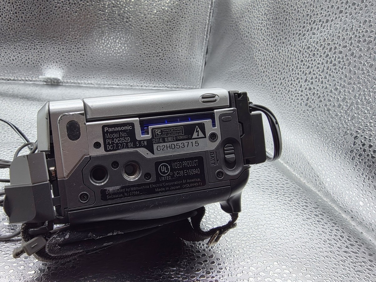 Panasonic Palmcorder Mini DV Progressive PhotoShot Camcorder PV