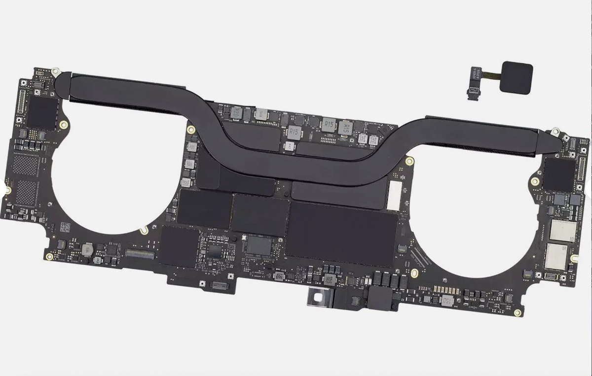 ✓ Apple MacBook Pro 16