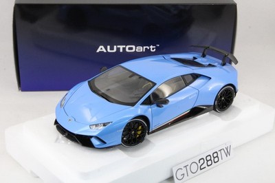 AUTOart 1:18 scale Lamborghini Huracan Performante (Blue Pearl