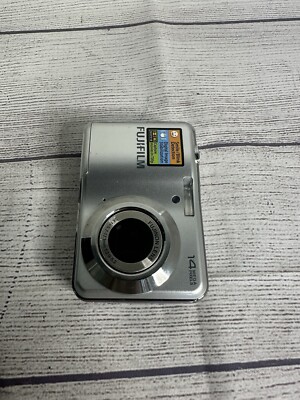Fujifilm FinePix AV200 14.0MP Compact Digital Camera (Screen Won't