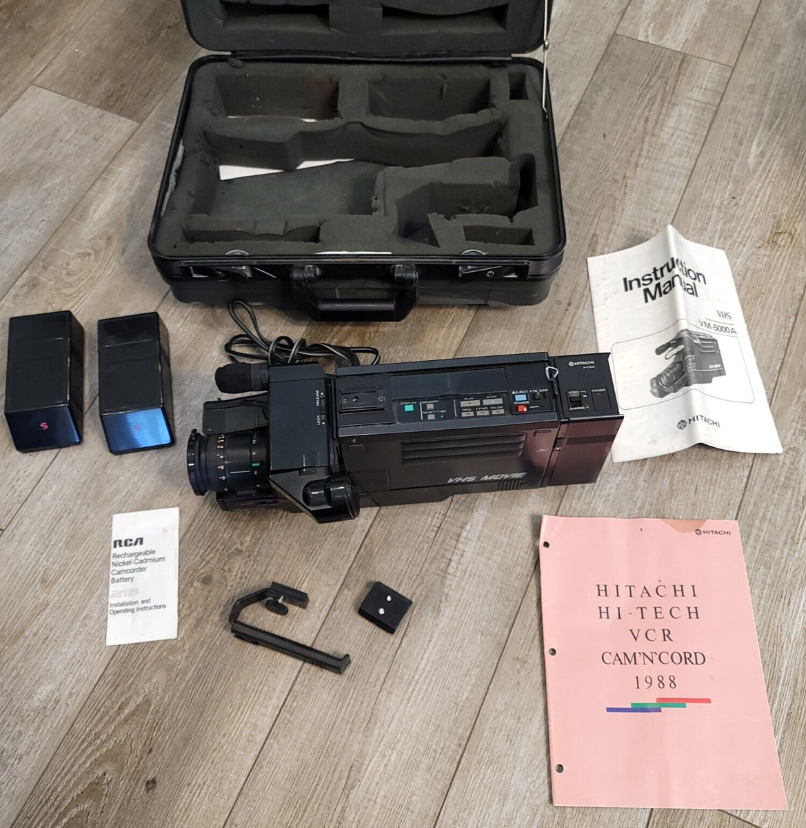 Vintage Hitachi VM-5000A VHS Movie Camera Film w/ Charger