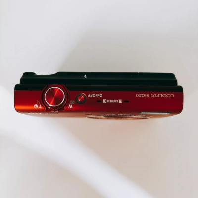 Nikon COOLPIX S6200 16.0MP Digital Camera 10 x Optical Zoom - Red