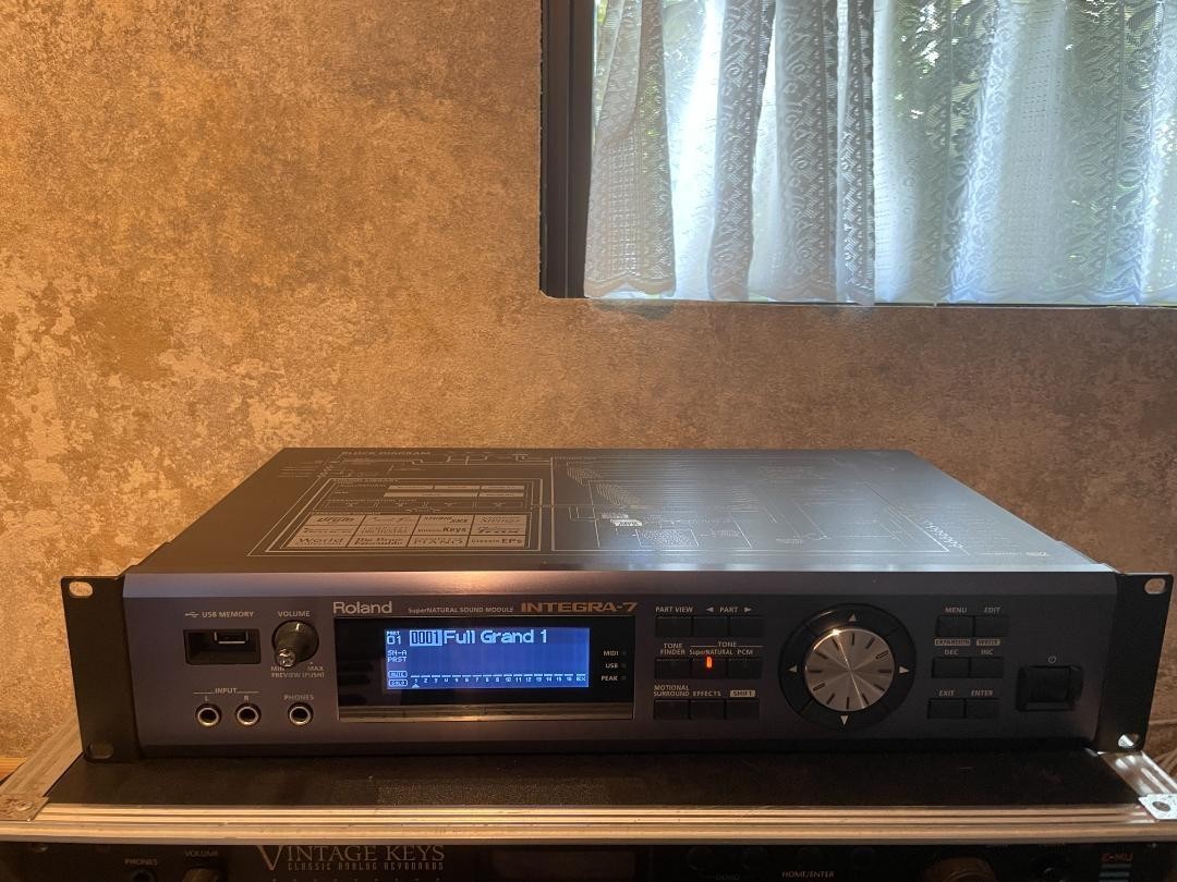 Roland INTEGRA-7 Super NATURAL Sound Rack Mount Audio Module SRX