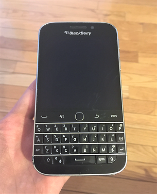 BLACKBERRY CLASSIC Q20 - 16GB - BLACK (Unlocked) -- ON SALE