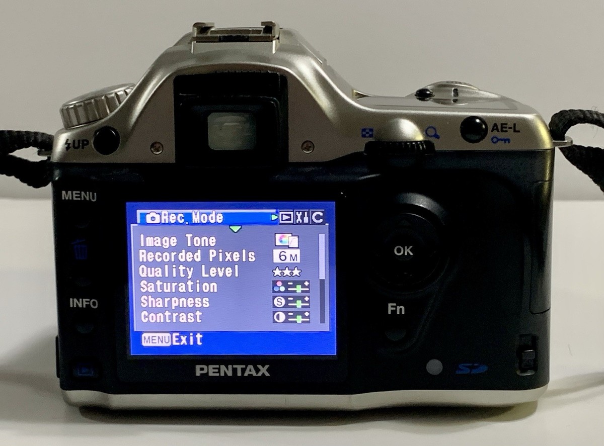 Pentax *ist DL 6.1MP Digital SLR Camera W Sigma Standard-Zoom 28