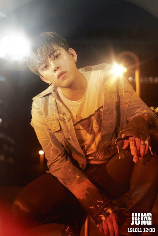 B.A.P JUNG DAEHYUN [AIGHT] 1st Single Album CD+Foto Buch+5p Karte
