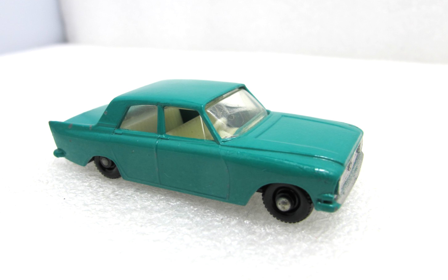 Matchbox 33a, Ford Zodiac - Free Price Guide & Review