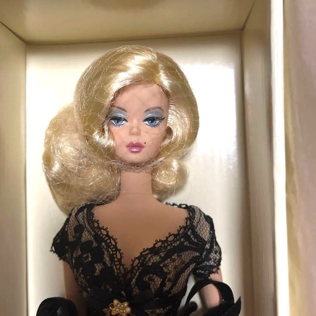 Barbie Doll A Trace Of Lace Silkstone Platinum Label Japan