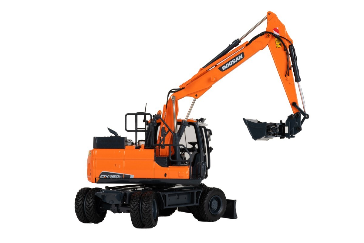 Doosan DX160W Wheeled Excavator - UH IMC 1:50 Scale Diecast Model