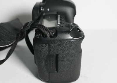 Canon EOS 5D Mark III & Canon Lens EF 17-40mm f/4 L IS USM - Used