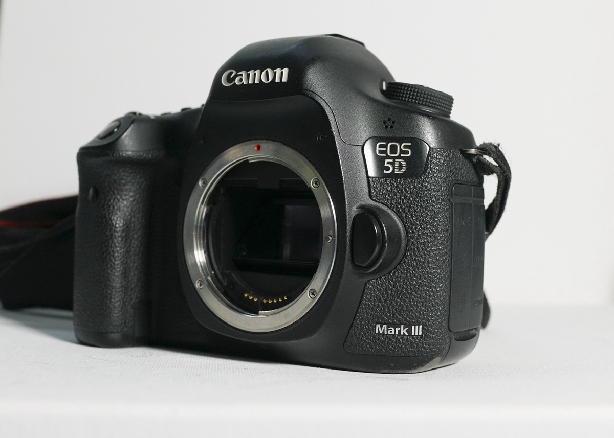 Canon EOS 5D Mark III & Canon Lens EF 17-40mm f/4 L IS USM - Used