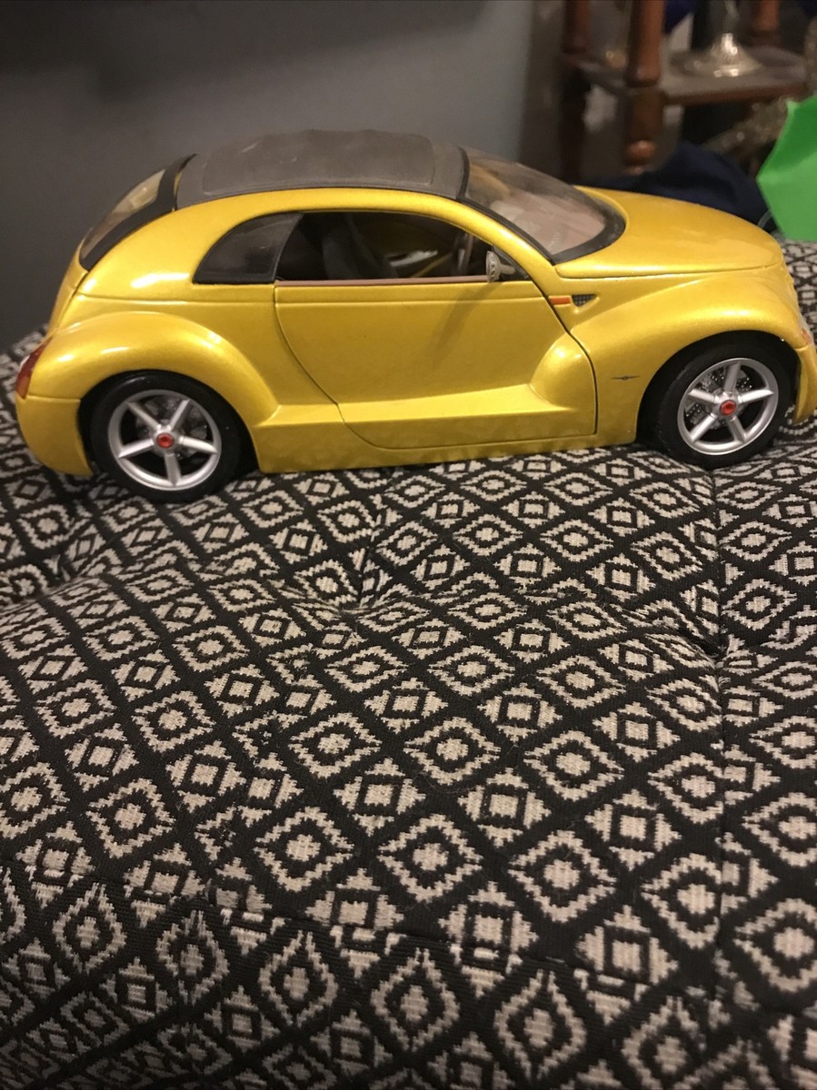 Maisto Chrysler Pronto Cruizer Original Concept PT Cruiser 1:18