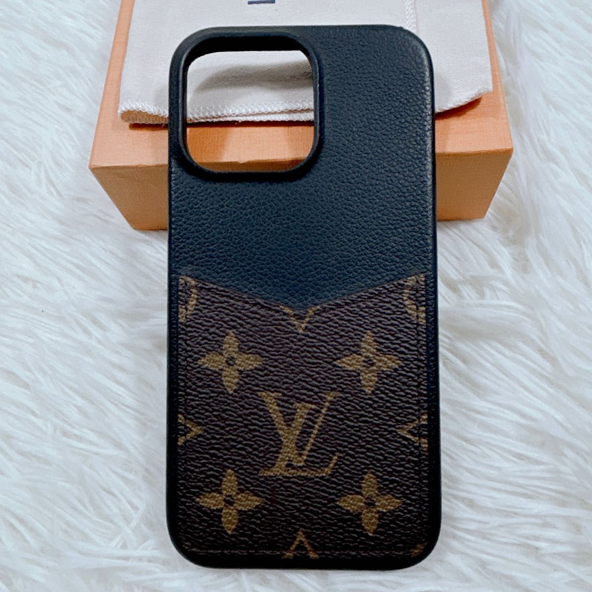 LOUIS VUITTON LV for iPhone 14 PRO MAX Bumper M82000 Monogram