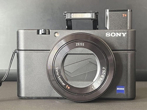Sony DSC-RX100M4 Cyber-Shot RX100IV Digital Camera 2.9 x Optical