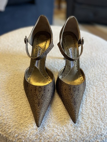 Vintage manolo blahnik Persian Byzantine Tapestry Pointed heels
